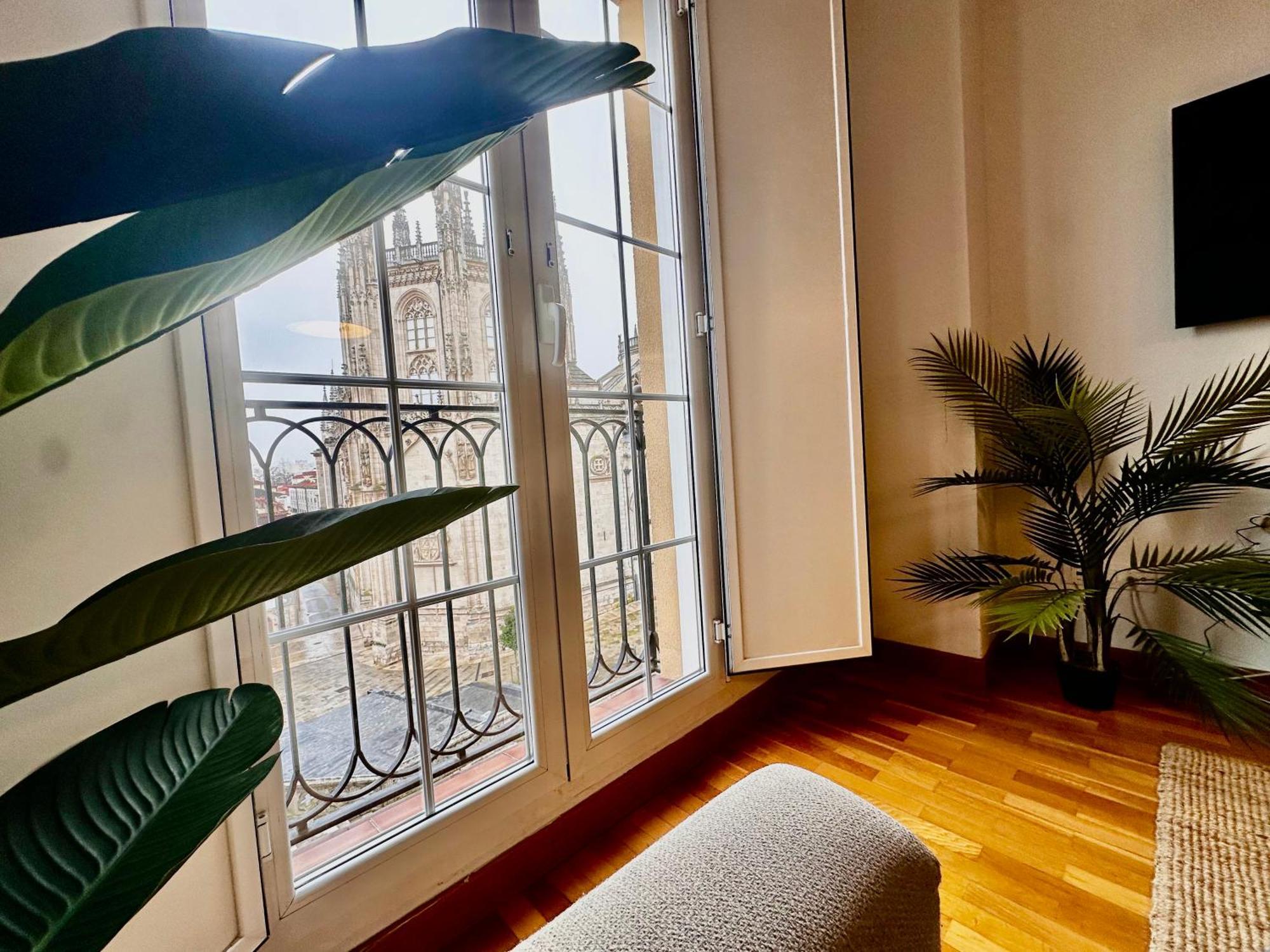 Atuaire Home Balcon Con Vistas A La Catedral De Бургос Екстер'єр фото